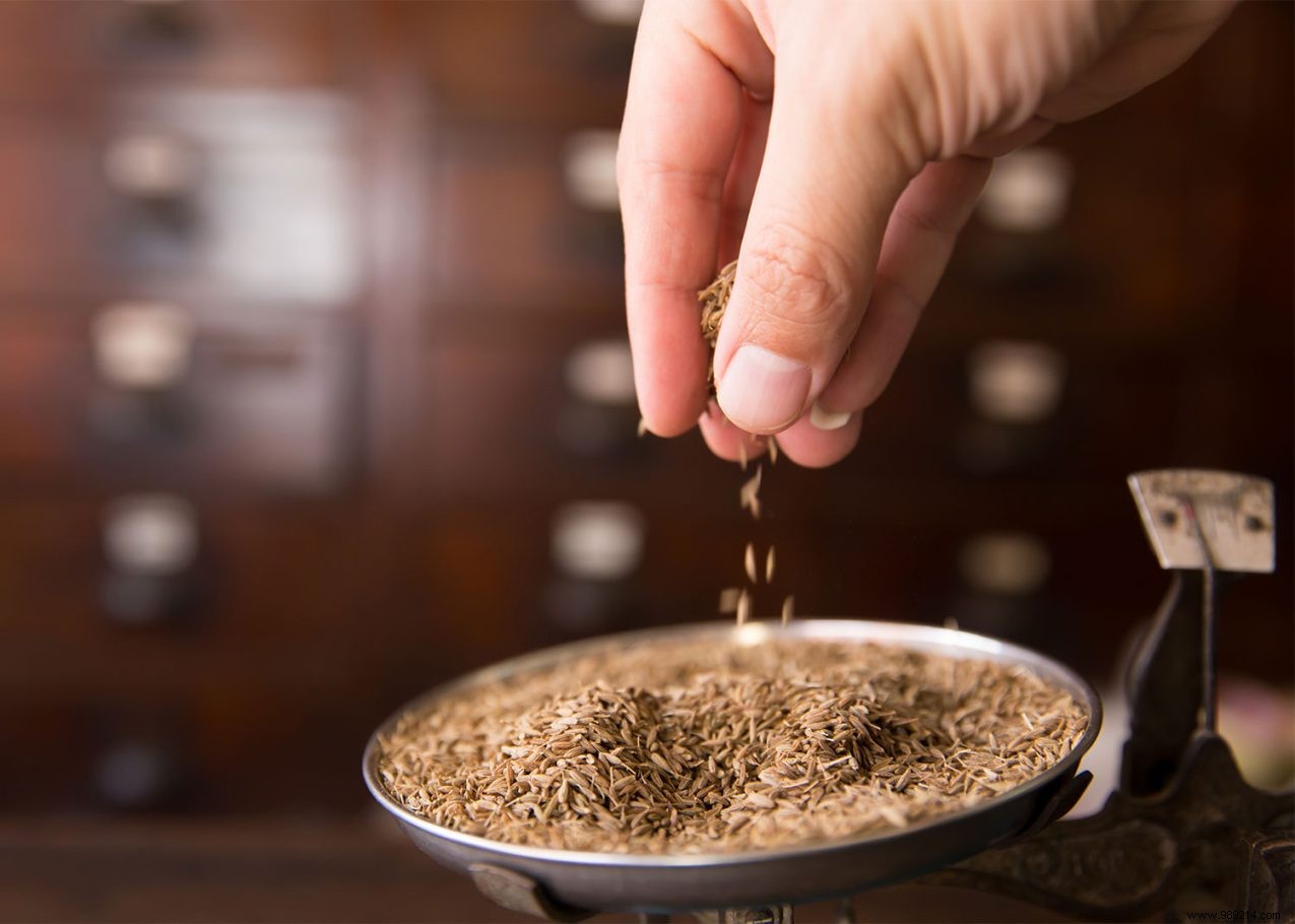 The difference between cumin and caraway 