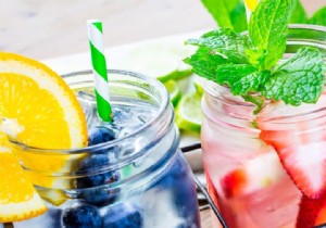 The tastiest combinations of water with fruit 