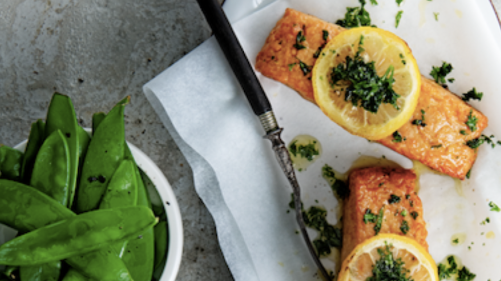 100% VEGETABLE FILLET THAT LOOKS LIKE SALMON 