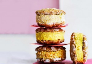 Recipe:cookie sandwich with passion fruit white chocolate ice cream 