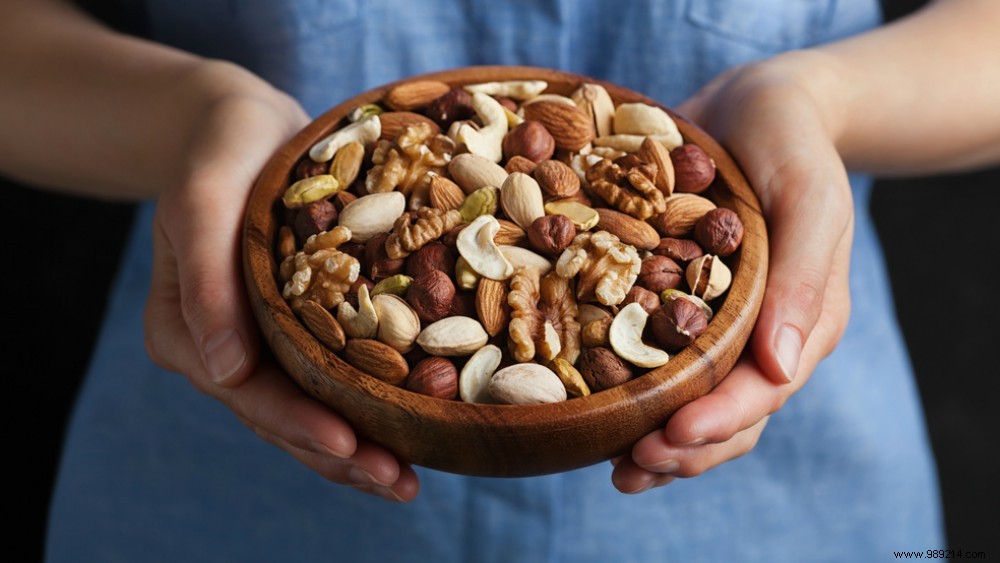 What nutrients are in nuts? 