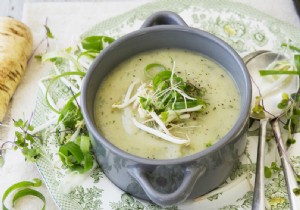 Recipe:Thai green curry soup with parsnip 