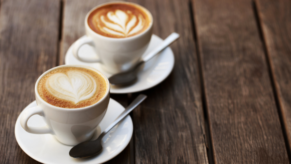 This is how you make the best milk foam for your coffee at home 