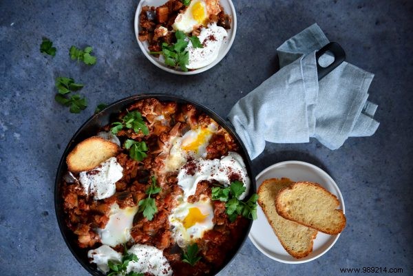 Recipe:spicy eggplant shakshuka with finely chopped 