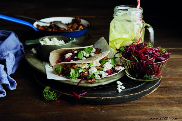 Recipe:tortilla with mixed mushrooms, cabbage and cheese 