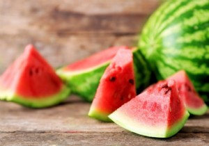 This is how you cut a watermelon in 3 (safe!) steps 