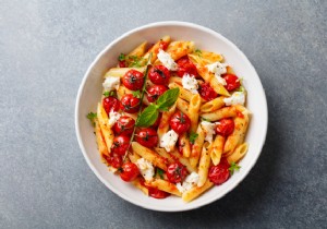 You don t want to miss this pasta trend:baked feta pasta 