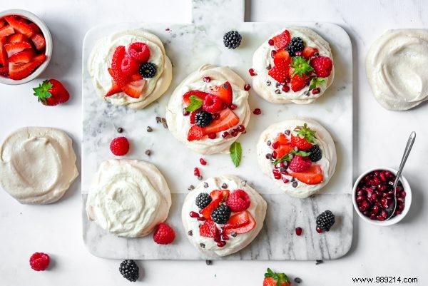 You want to make this deconstructed pavlova with red fruit and chocolate! 