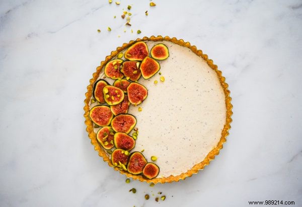 Enjoy with this mascarpone fig pie! 