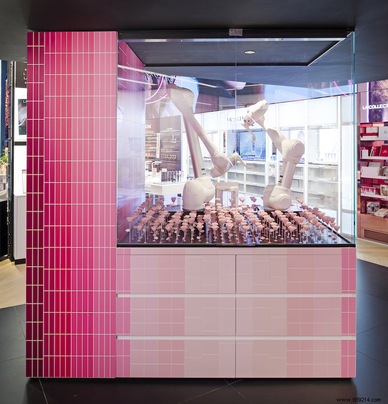 See:the Lancôme flagship store in Paris 