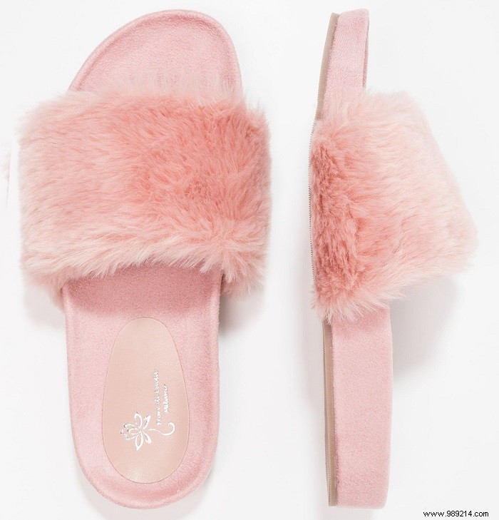 6 x Fluffy slippers 