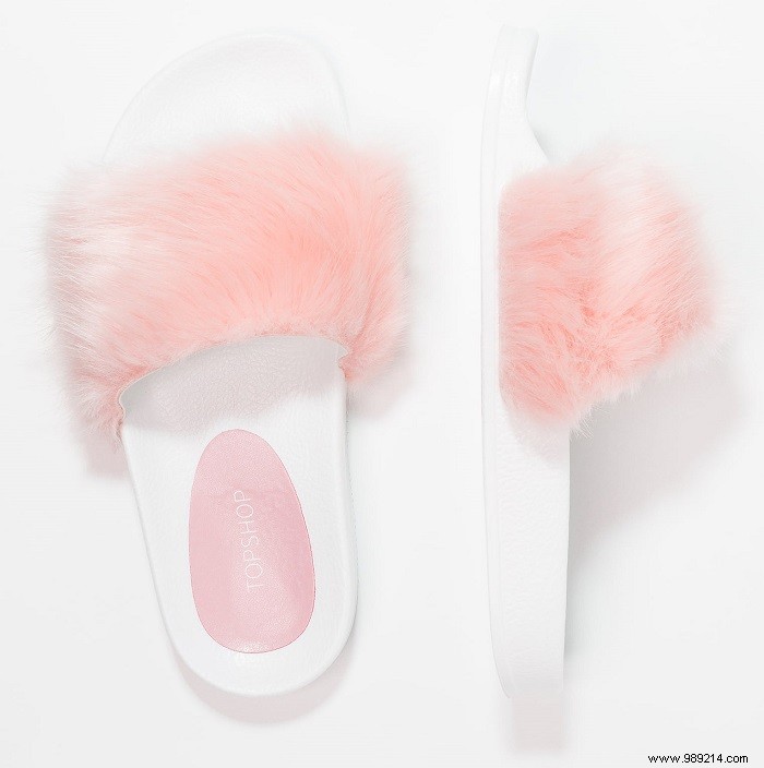 6 x Fluffy slippers 