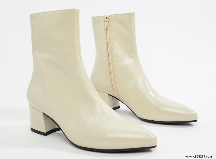 Trend:white ankle boots 