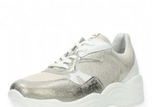 Trend:White chunky sneakers 