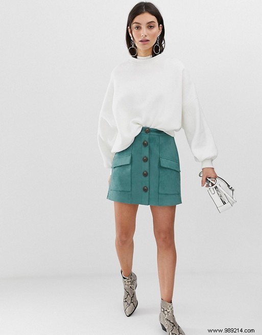 Trend:skirts with buttons on the front 