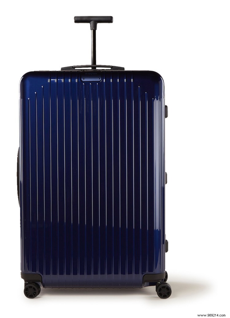 10 lightweight suitcases for the holidays 