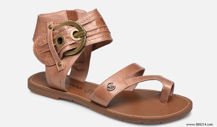 15 x new sandals for sunny days 