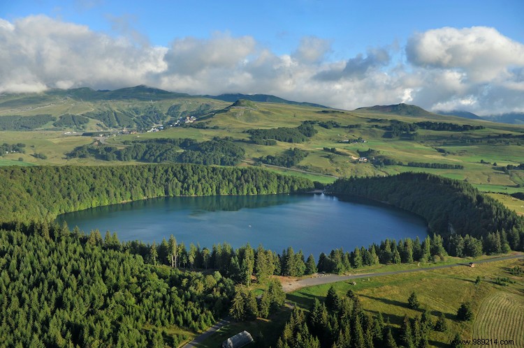 10 beautiful lakes in France 