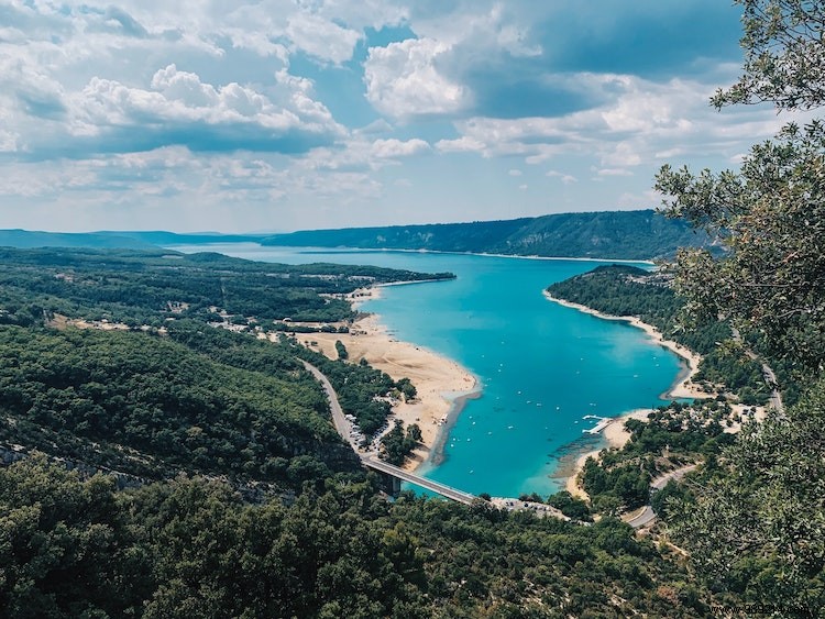 10 beautiful lakes in France 