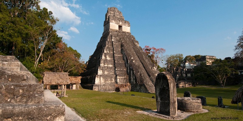 Immerse yourself in the fascinating Mayan culture of Central America 