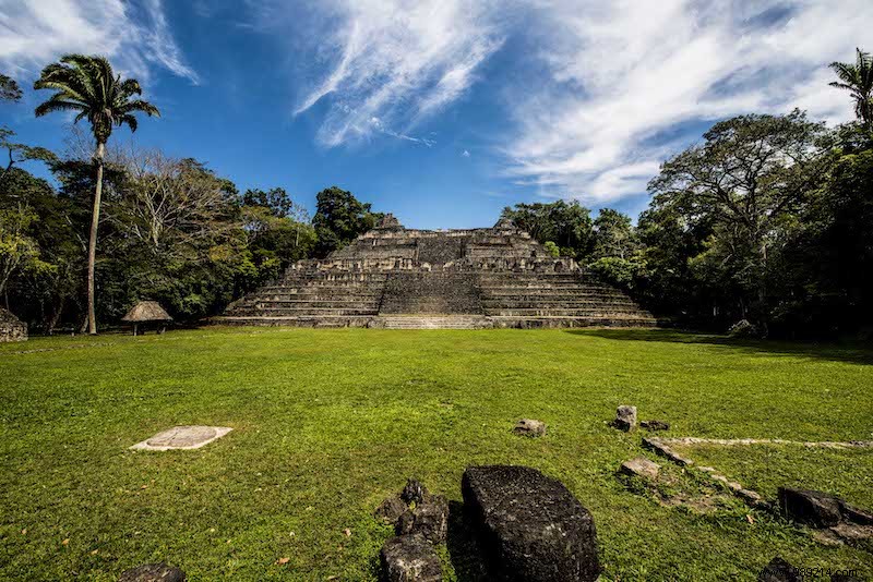 Immerse yourself in the fascinating Mayan culture of Central America 