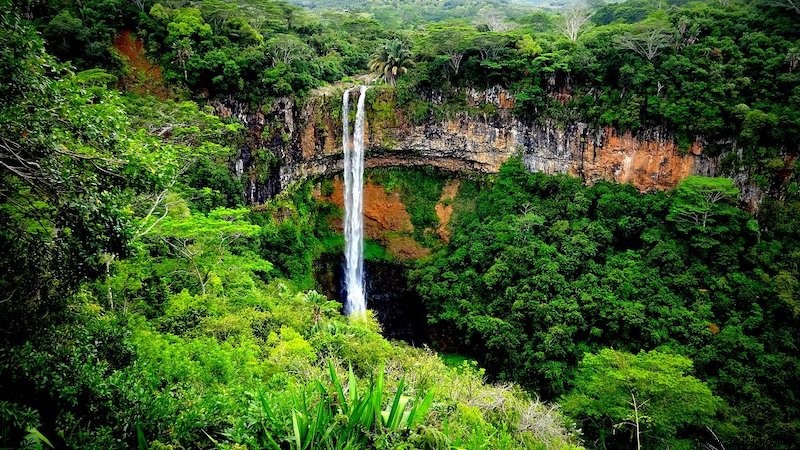 Ten spectacular waterfalls 