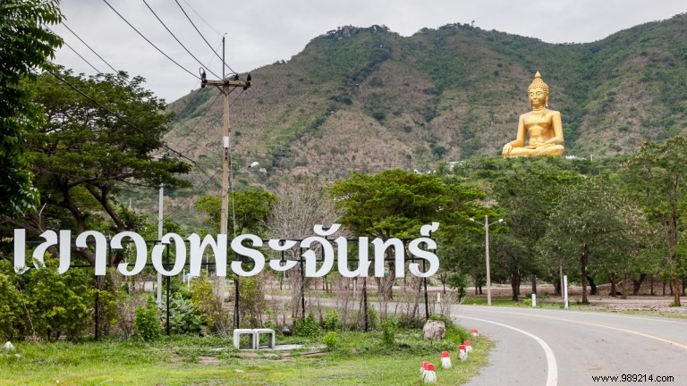 6 Unique Temples Near Bangkok 