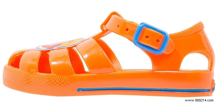 12 water shoes for boys and girls 