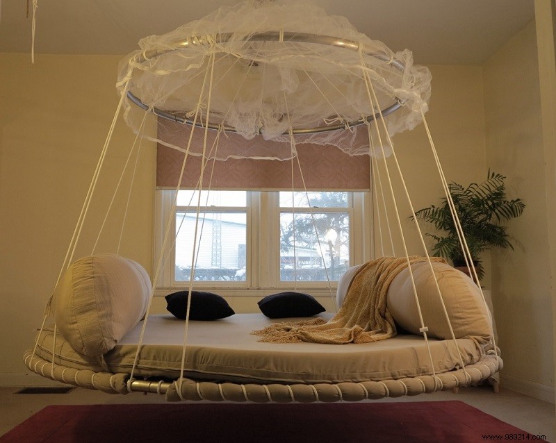 11 individually designed beds 