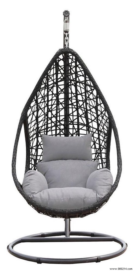 7 hanging chairs for a relaxed summer 