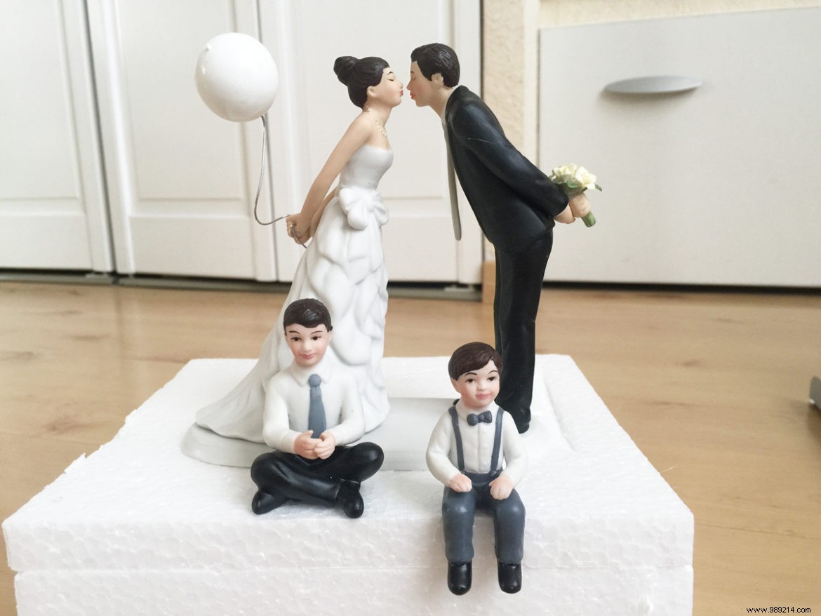 How to choose an original wedding figurine? 