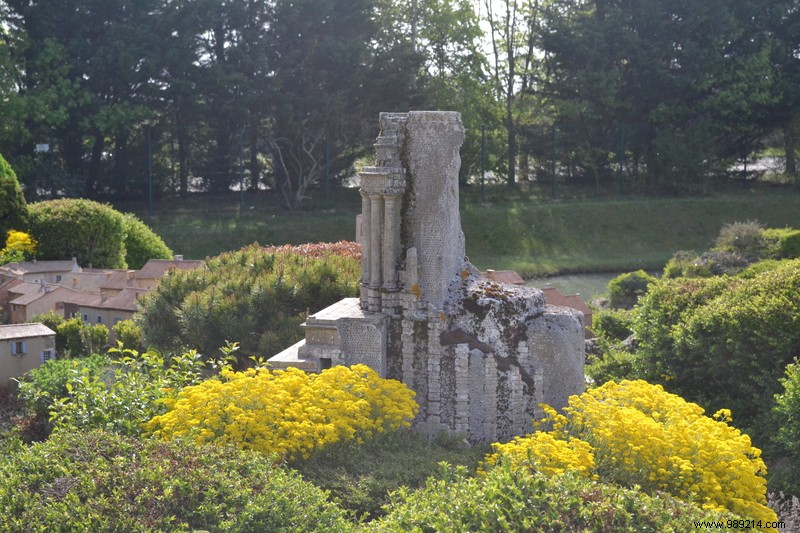 France Miniature:a tour of France in one day! 