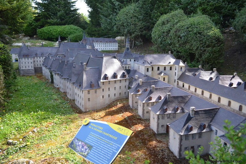 France Miniature:a tour of France in one day! 