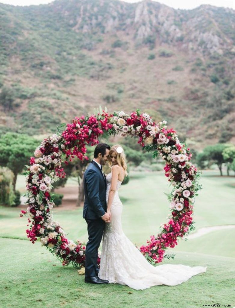 An arch to decorate your ceremony 