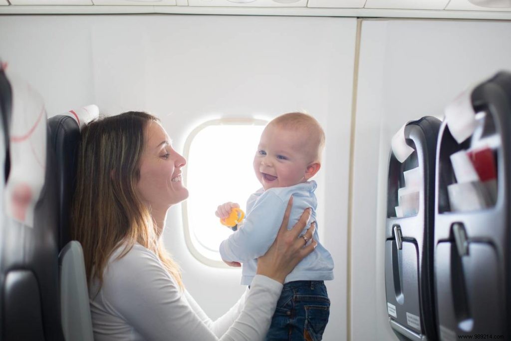 What childcare equipment to choose for traveling with a baby? 