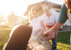 How to light a barbecue safely? 