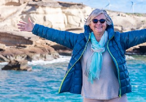 Senior:7 tips for traveling alone 