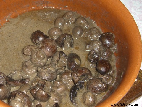 Beef kidneys in red wine 