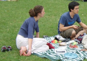 Picnic:where and what to eat? 