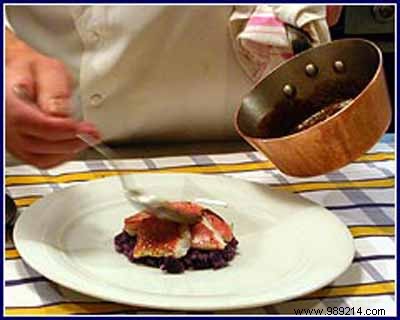 Semi-cooked red mullet rosette with herbs, crushed vitelotte potato, red mullet liver emulsion with Irouléguy 