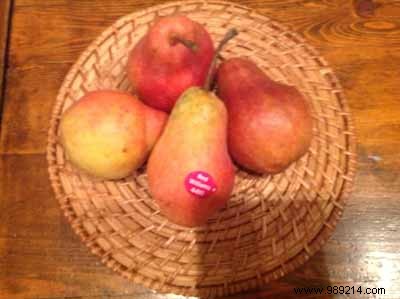 Spiced Poached Red Williams Pears 