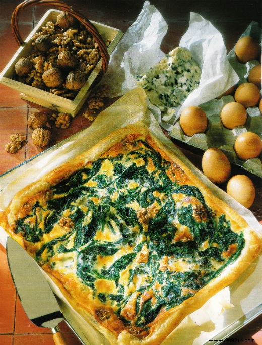 Large spinach, walnut and Roquefort tart 