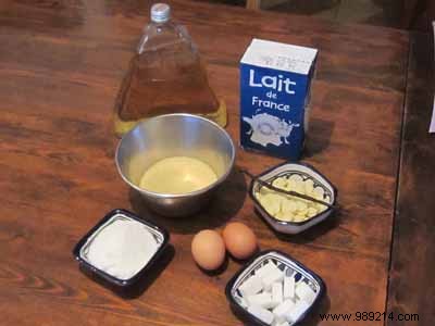 Fine semolina cake with caramel and white chocolate 