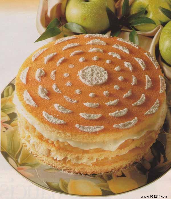 Apple and cream cake 