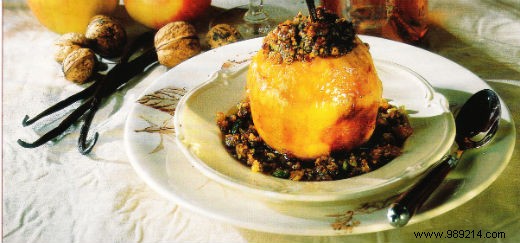 Flambéed potatoes stuffed with dried fruits 