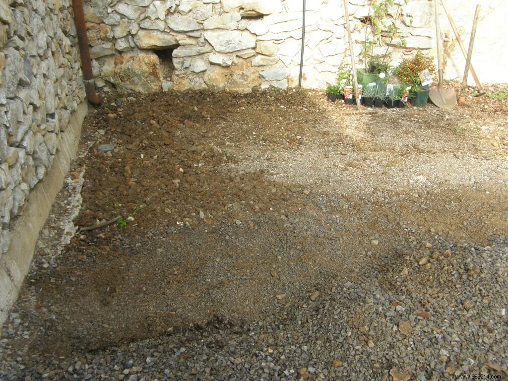 Creation of a bed of perennials 