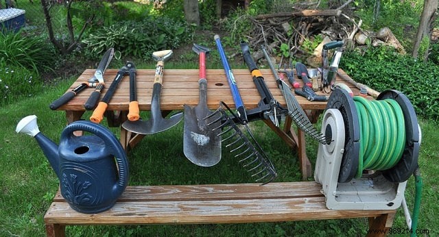 How to properly store your garden tools 