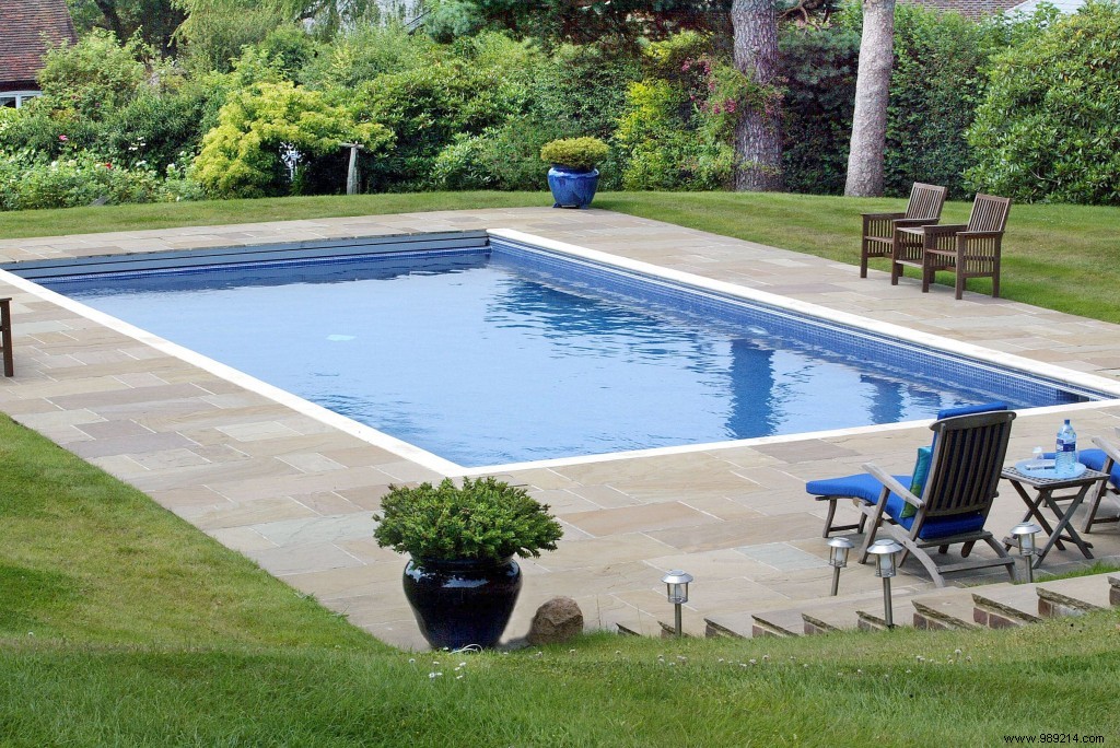 How to properly integrate your swimming pool into your garden? 