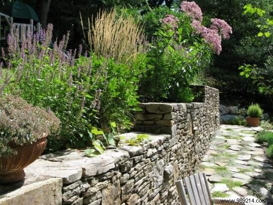 How to build a stone wall? 