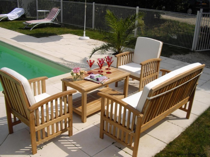 Why opt for teak garden furniture? 